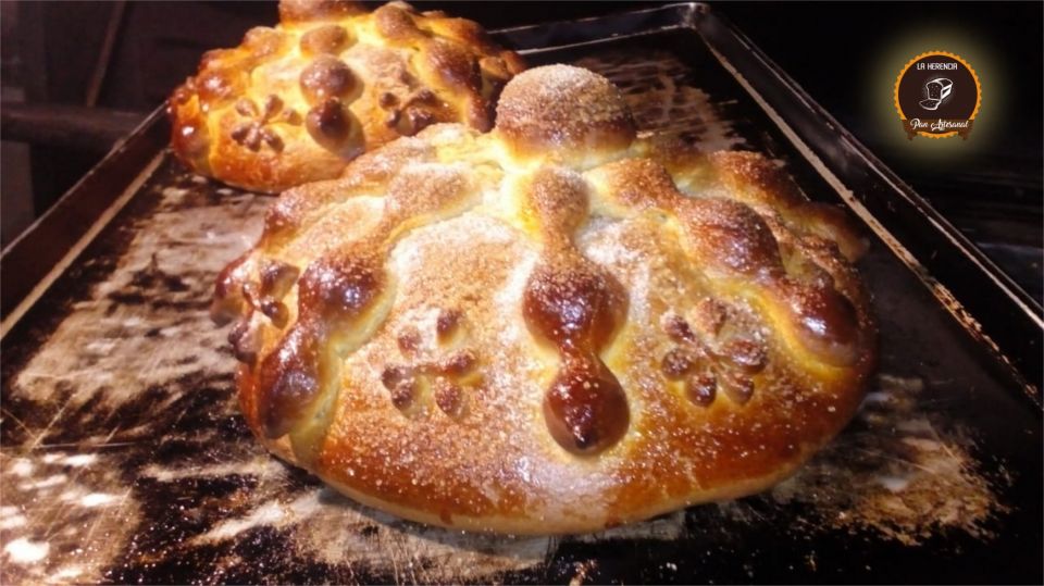 Preparándonos para la primera ofrenda de nuestra colonia del Maestro, tendremos nuestra pan artesanal alusivo a los días de muertos, donde encontraras el tradicional pan de yema para adornar tu ofrenda. Los tenemos en sus diferentes presentaciones y precio accesible a tu bolsillo. $4.00 $18.00 $35.00 $70.00 y $140.00.